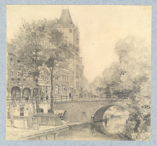 35716 Gezicht op de Oudegracht Weerdzijde te Utrecht uit het zuiden, vanaf de Bakkerbrug, met de Jansbrug en links het ...